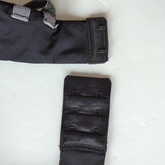 Lily of France Animal Print Underwire Convertible Bra 36D Black Gray - Picture 3 of 16